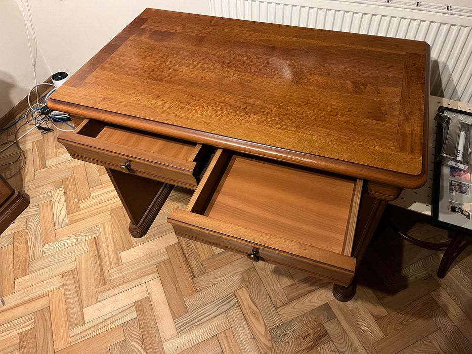 Zestaw mebli włoskich „Made in Italy” – komoda, biurko, krzesło