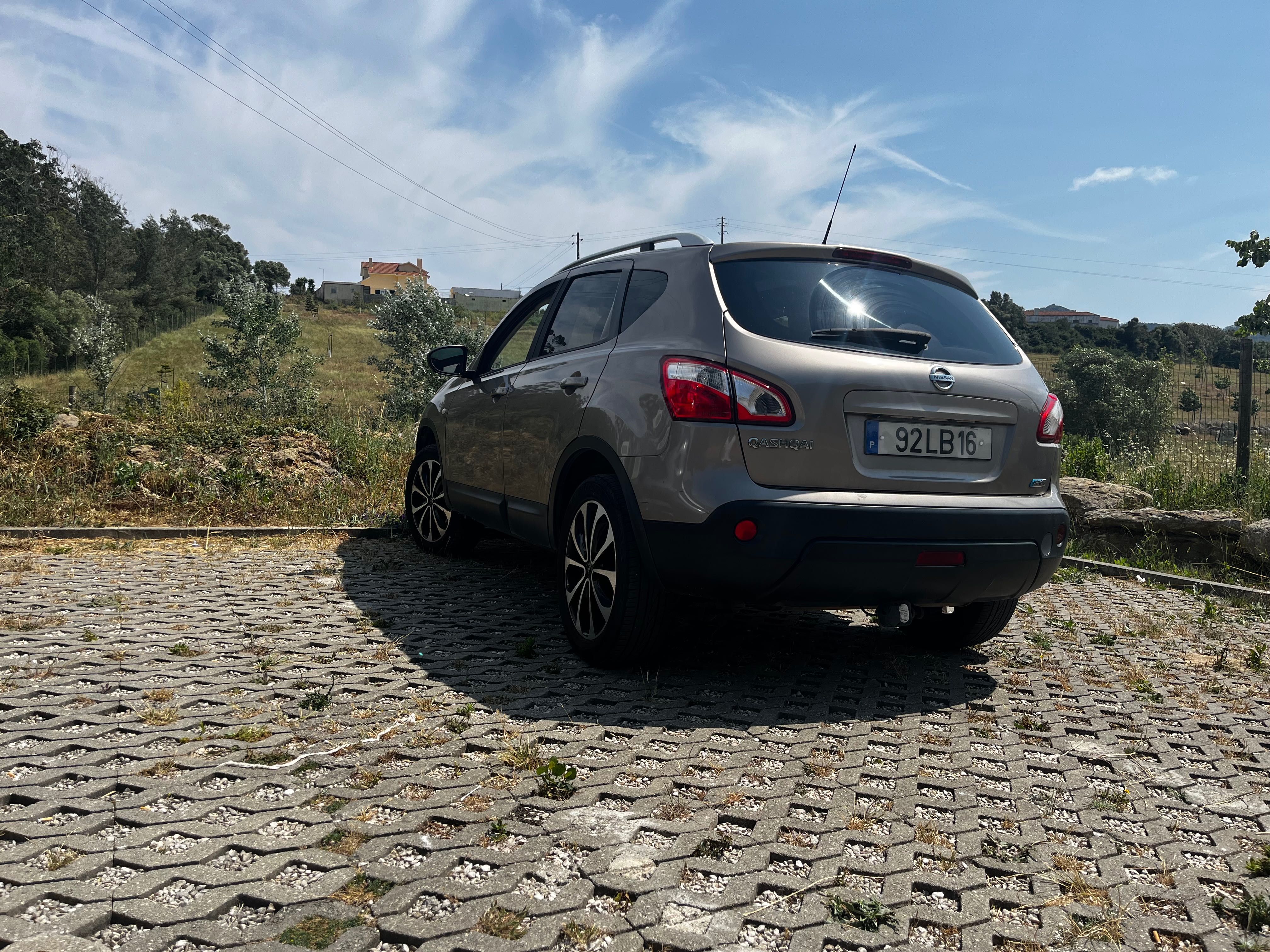 Nissan Qashqai 1.5 dezembro de 2010, em ótimo estado geral. SUV fiável