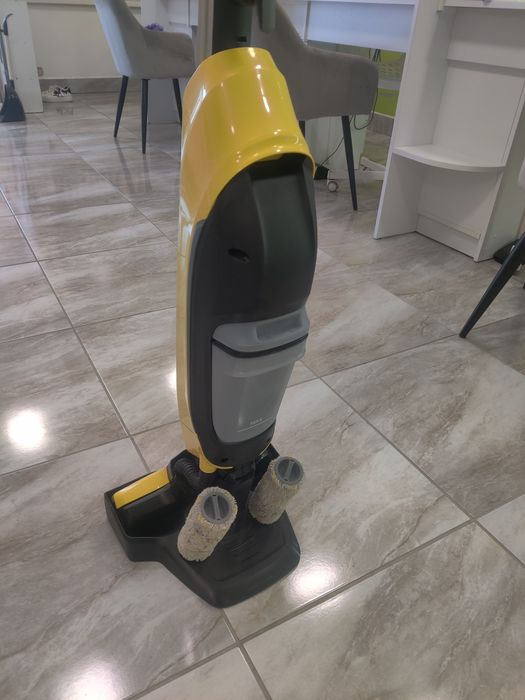 Пилосос мийний KARCHER FC 5 як новий