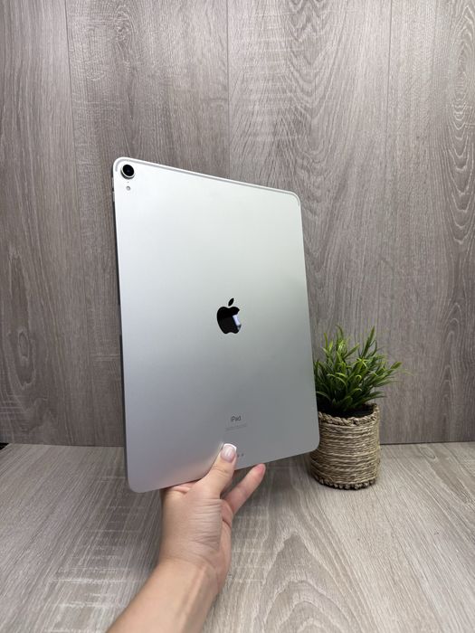 iPad Pro 12.9” (модель A1876, Wi-Fi) заблокований
