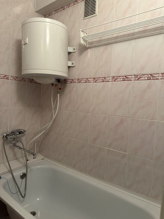 В районе  ТЦ «Орбита» Сдам 2х комн. кв-ру. 2 этаж, Космонавтов, 26