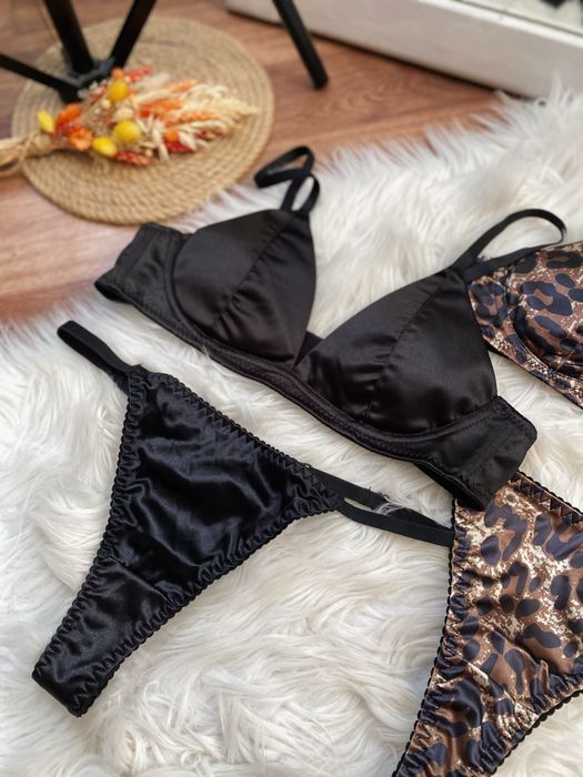 Комплект білизни чашка А, бюстгальетр і трусики