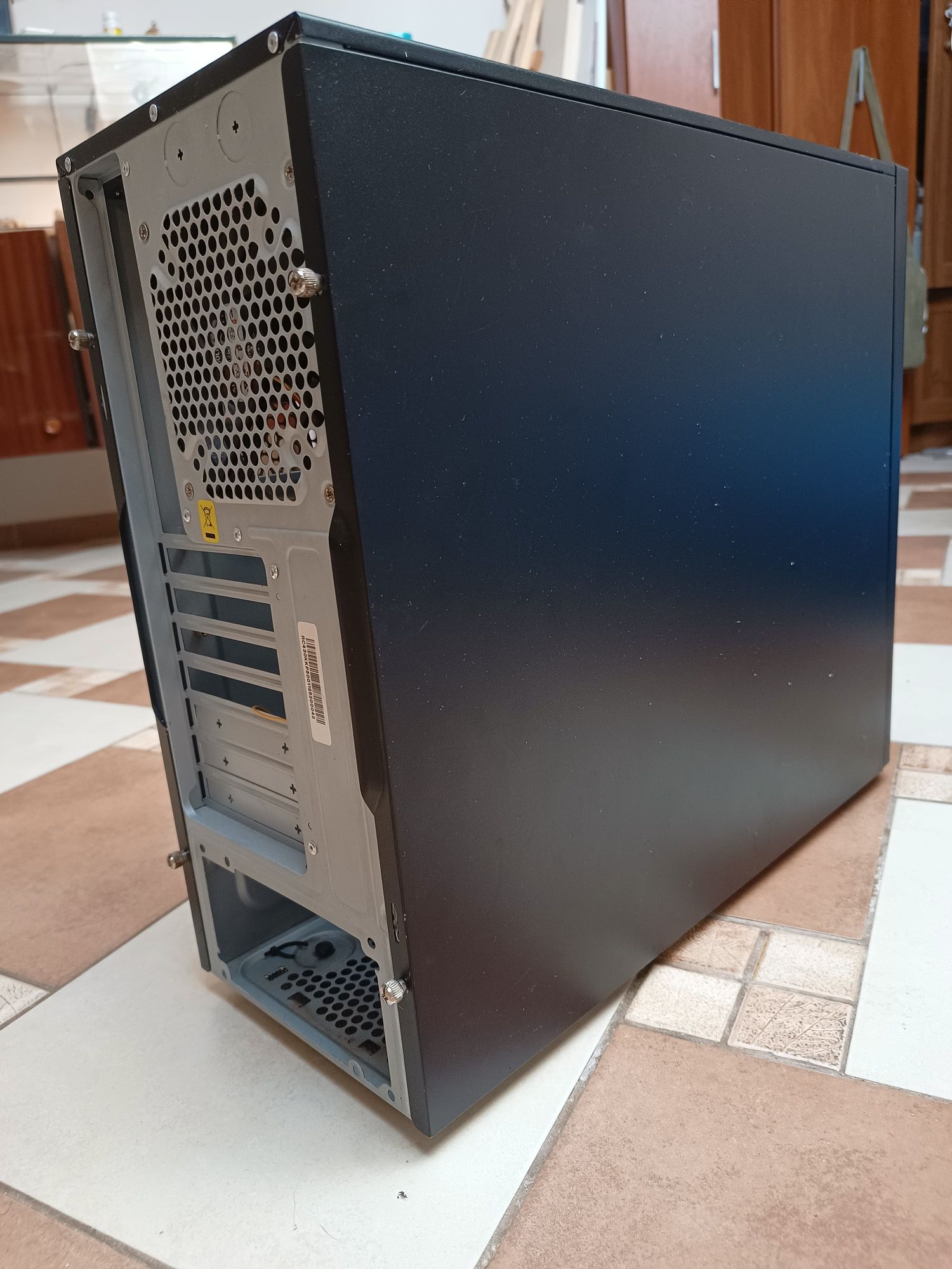 Obudowa MIDI tower do komputera Coolermaster Elite bez okna