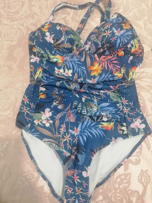 Купальник суцільний