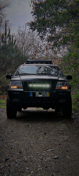 JEEP Grand Cherokee WJ 3.1 TD - Limited

4X4 Quadra-Drive 

Ano: 2000