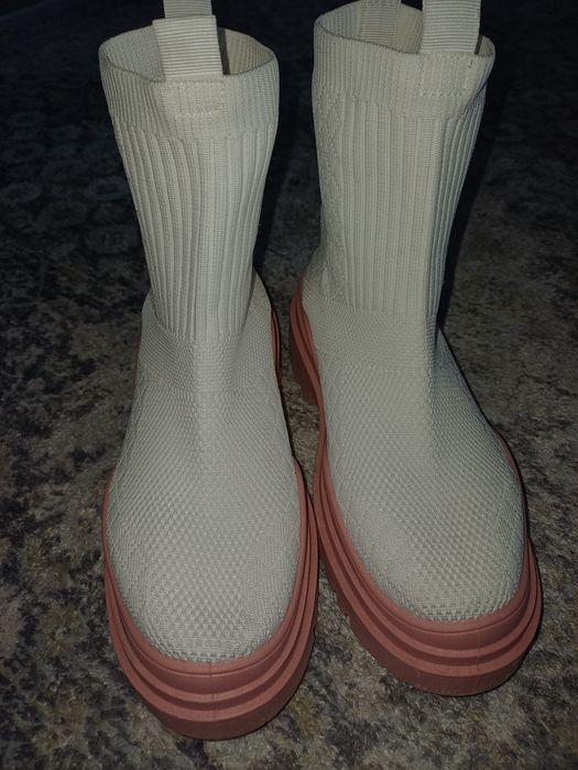 Чоботи весняні.Чулки