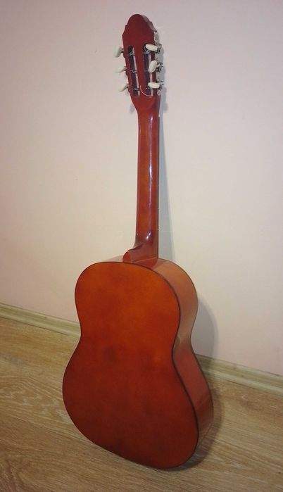 Гитара акустическая 6ти струнная с чехлом как новая