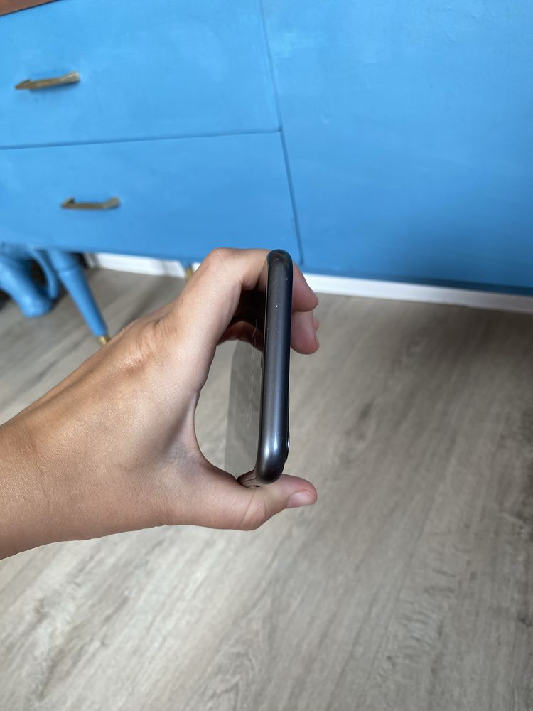 iPhone 11 (64 Gb)