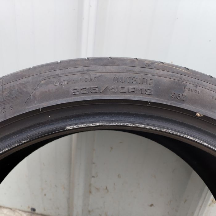 Opony 235/40/19. Rok 2023