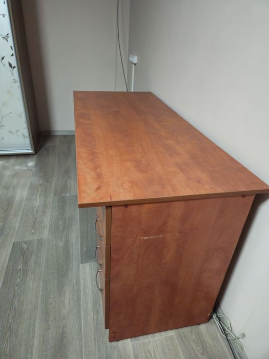 Продам стіл письмовий