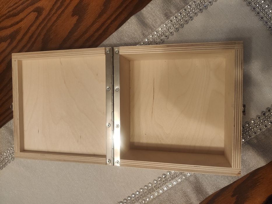 Skrzynka skrzyneczka pojemnik drewniany lakierowany decoupage