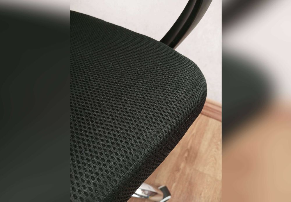 Чорне комп'ютерне крісло Boston на коліщатках зручний стілець офісний