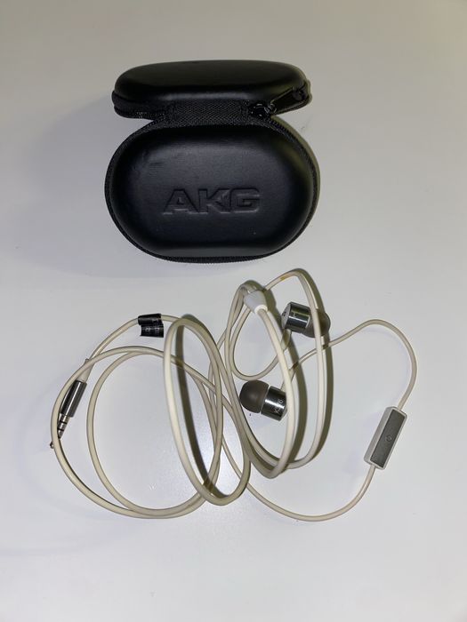 Słuchawki dokanałowe AKG K376