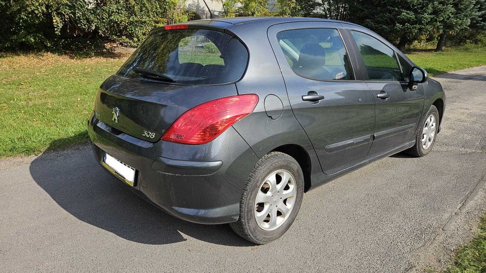 Peugeot 308 1,6 benzyna 120KM 5d niski przebieg