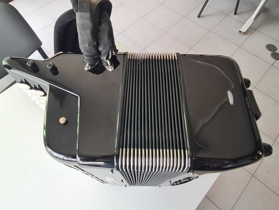 Acordeão Victoria Accordions Junior A XB210c