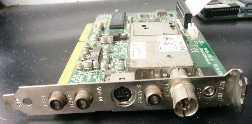 Conjunto ATi Tv ISA Tunner + ATi Mach64 PCI + ATI Multimedia Channel