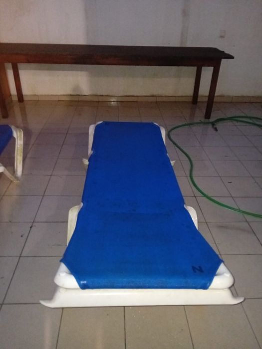 2 Espreguiçadeiras de piscina/jardim!