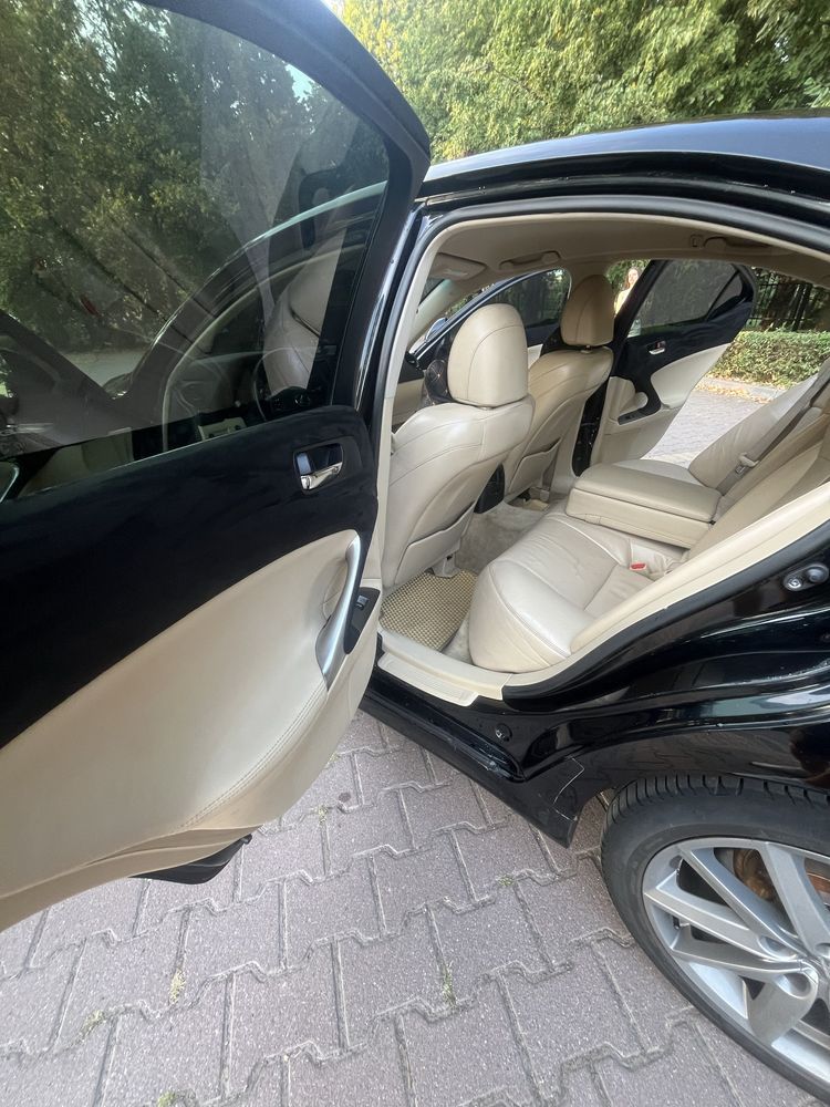 Lexus IS 300.Живий Араб
