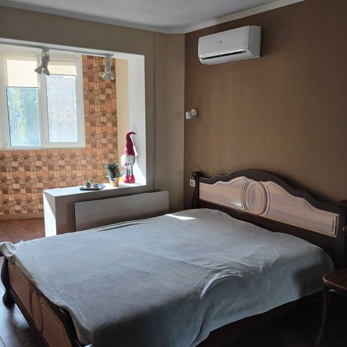 3 кімнатна з евроремонтом на Кримському бульварі