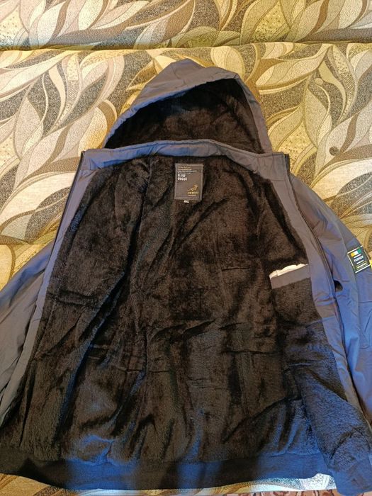 Курточка чоловіча