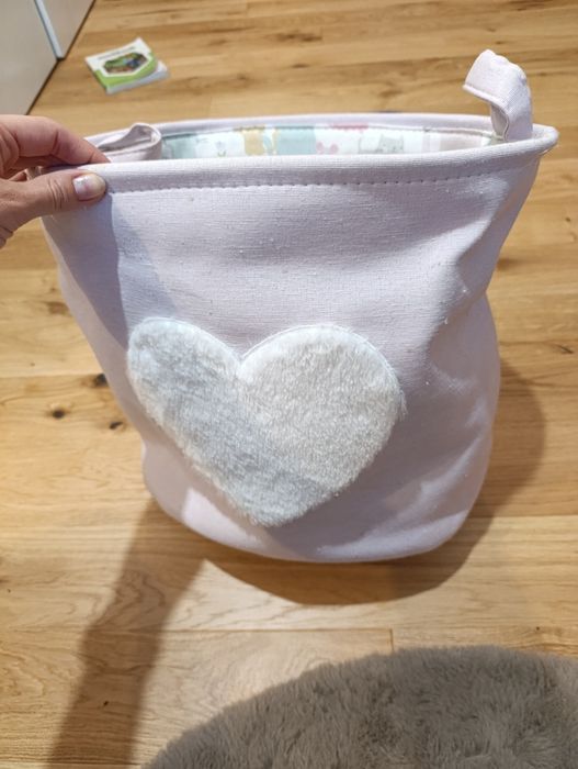 Pojemniki kosze na zabawki