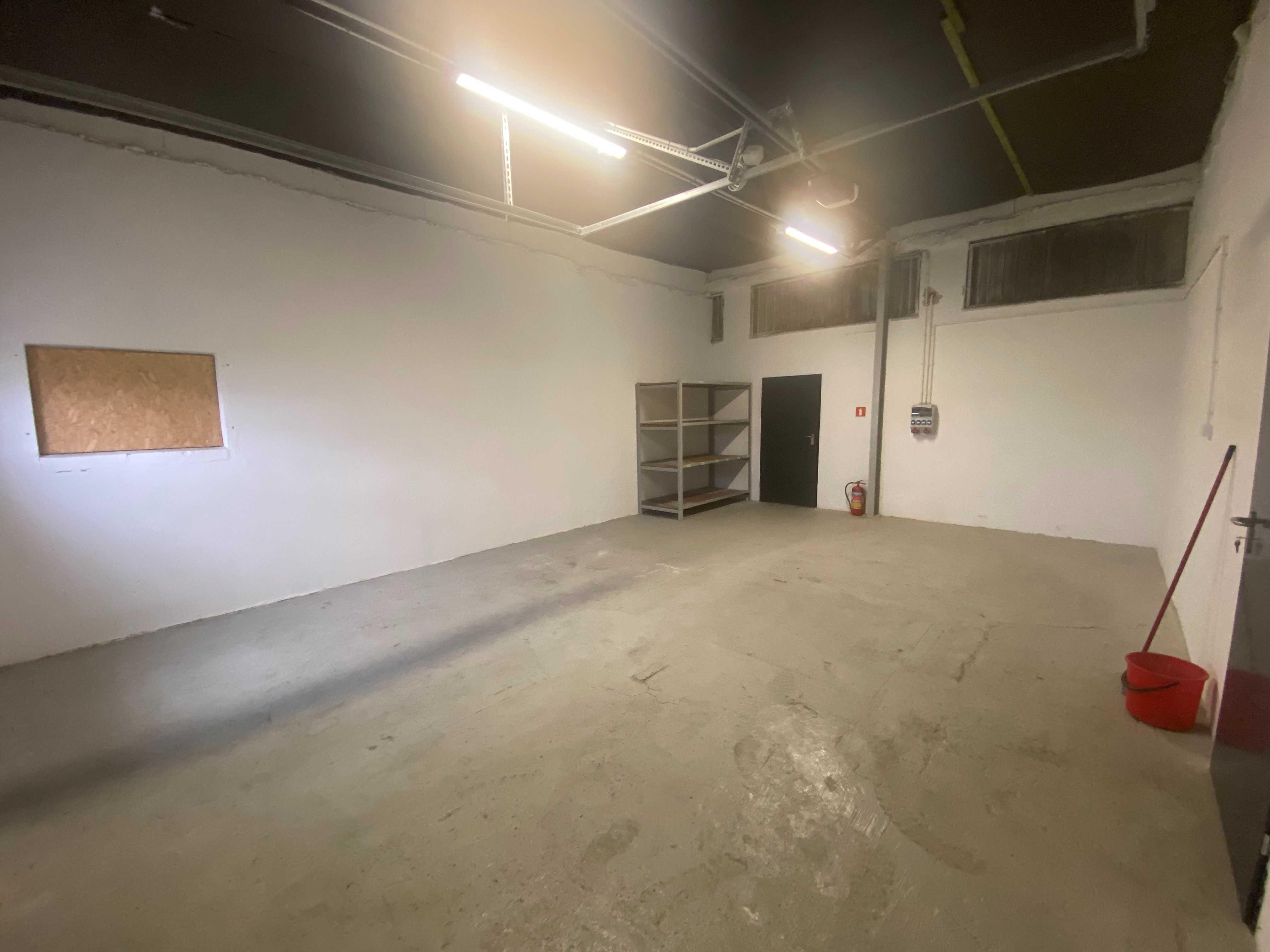 Magazyn / Garaż 48 m² – nowa brama na pilota – Centrum Świecia