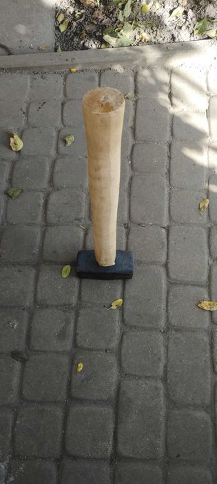 Młot 5kg , nowy trzonek , stary porządny