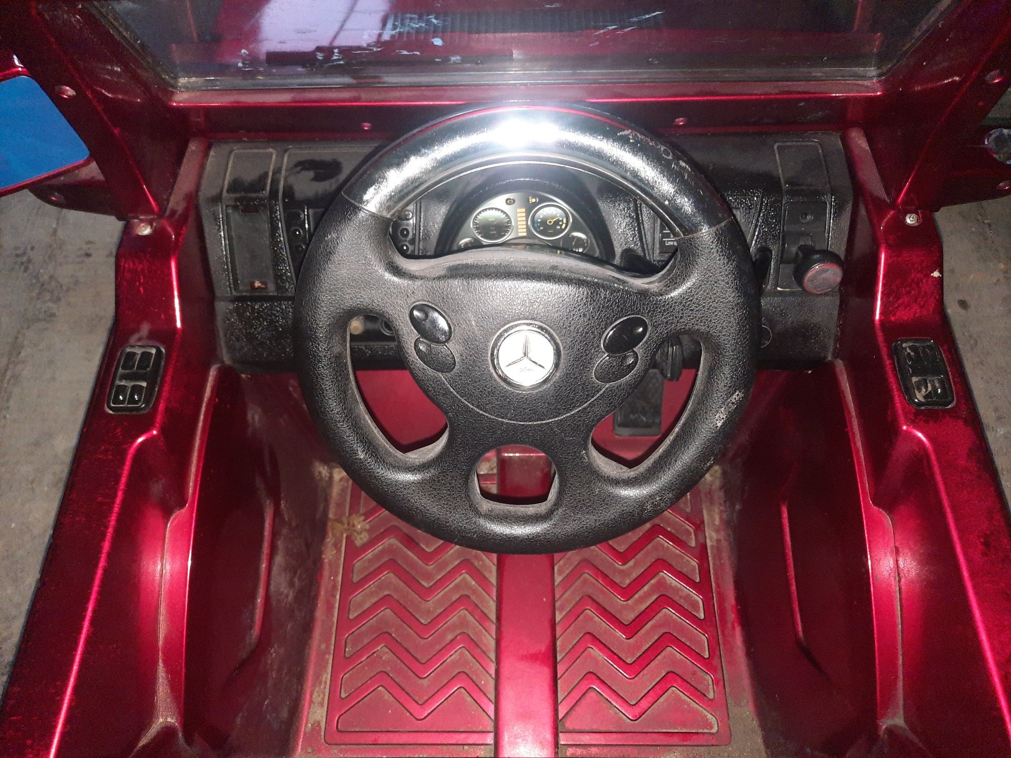 Дитячий електро автомобіль Mercedess Кубік
