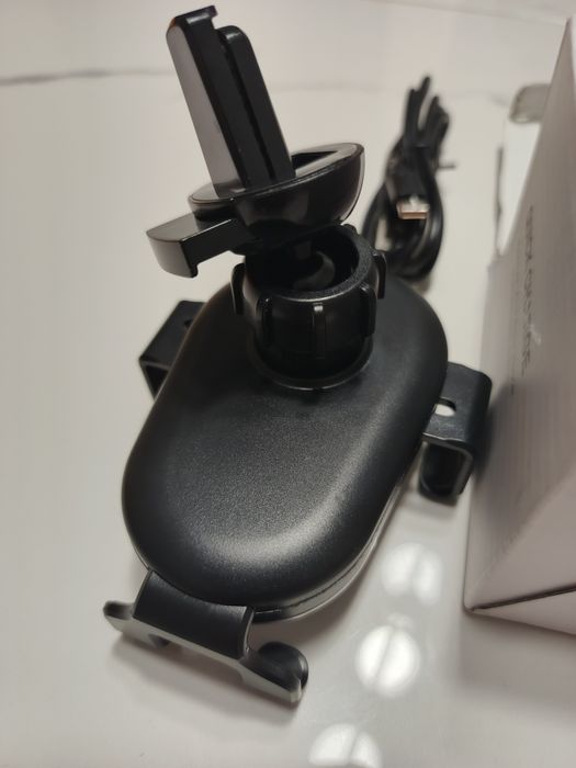 Тримач для телефону з безпровідною зарядкою