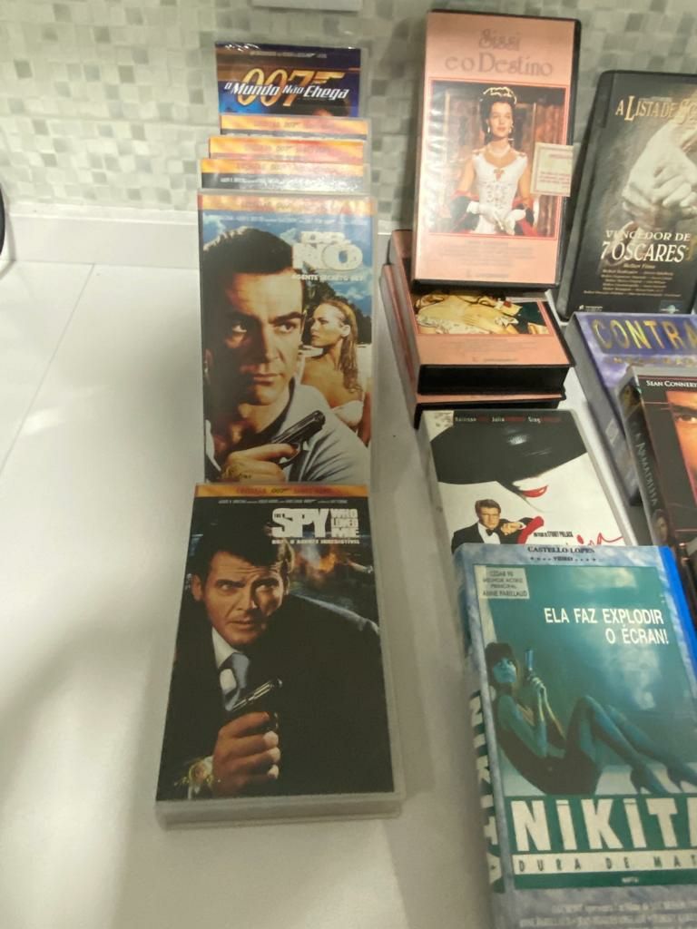 VHS : cassetes VHS Titanic, 007, Matrix