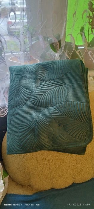 Sprzedam nową narzutę zieloną