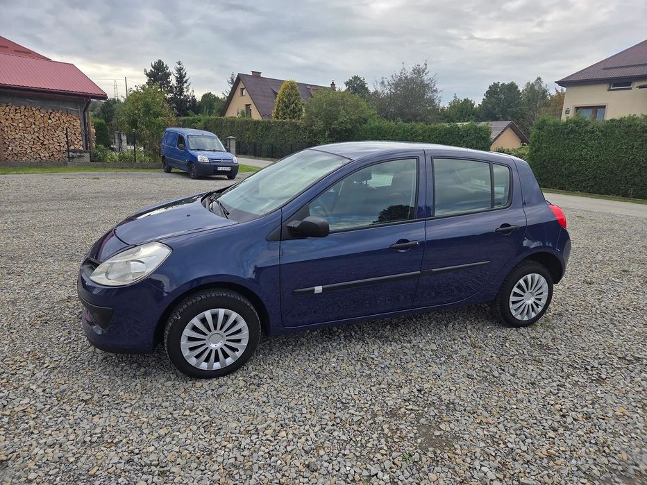 Renault Clio 1.2 benzyna 65 KM 2005/2006 Stan BDB Zarejestrowana