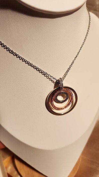 Colar em prata com caixa e saco