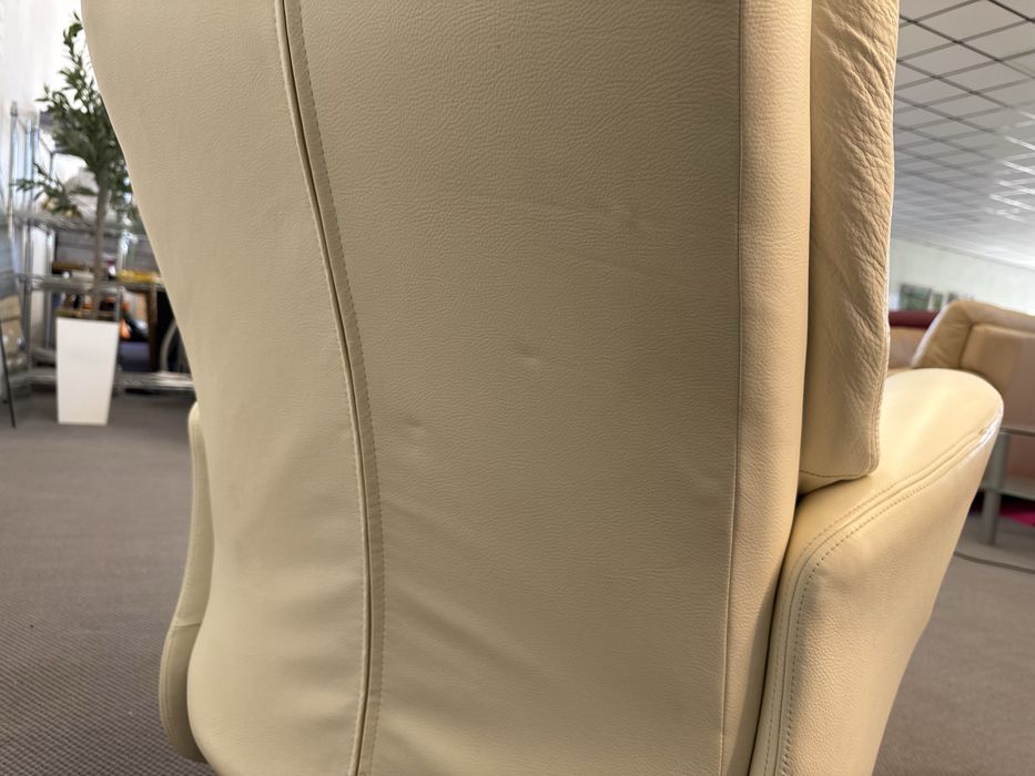 Шкіряне крісло реклайнер