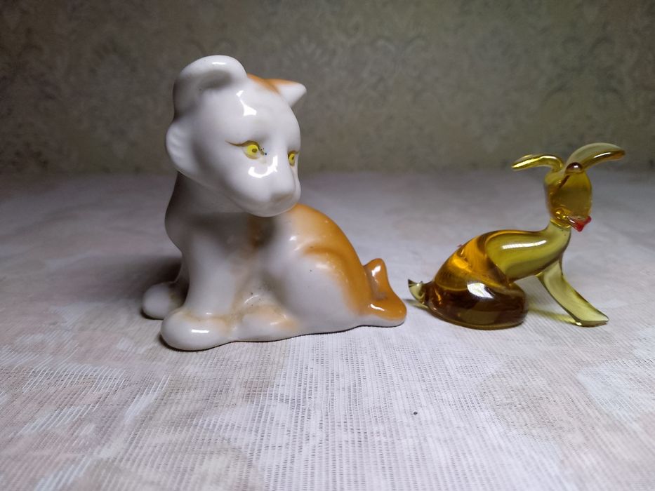 Фігурки фарфор, скло