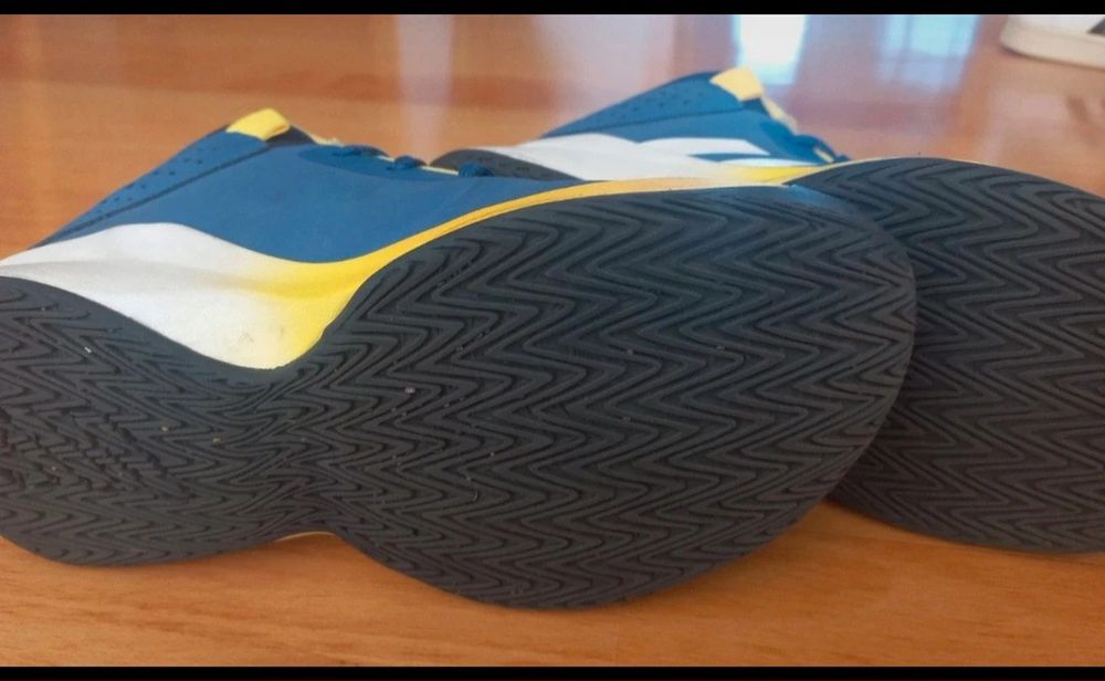 Ténis Adidas N.36,5