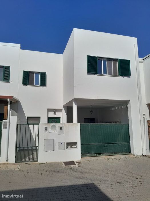 Moradia T2+2 C/ Terraço e garagem