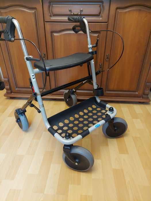Balkonik rehabilitacyjny rollator rehabilitacyjny chodzik rehabilitacy