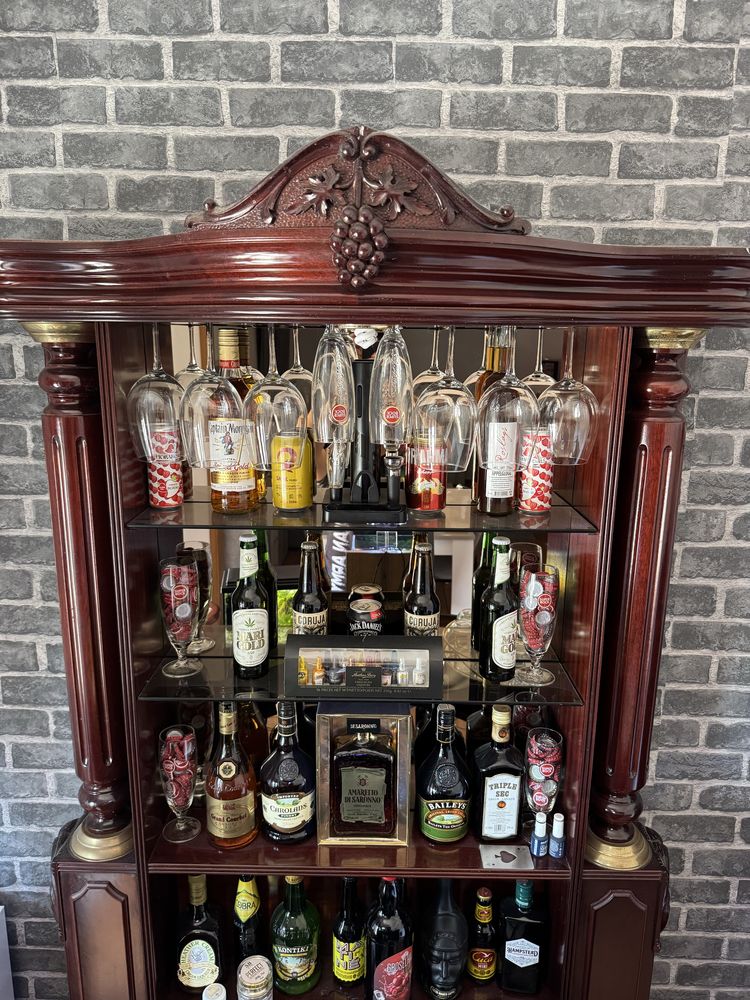 Bar de Sala em Madeira