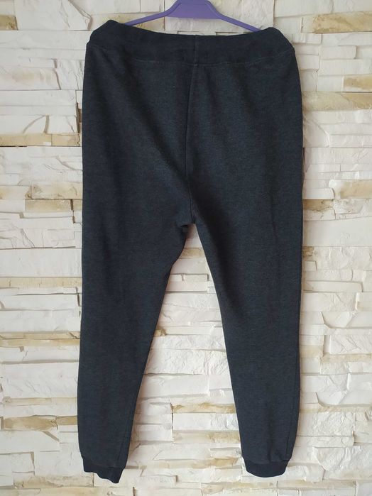 Spodnie dresowe dziewczęce r.140 dresy