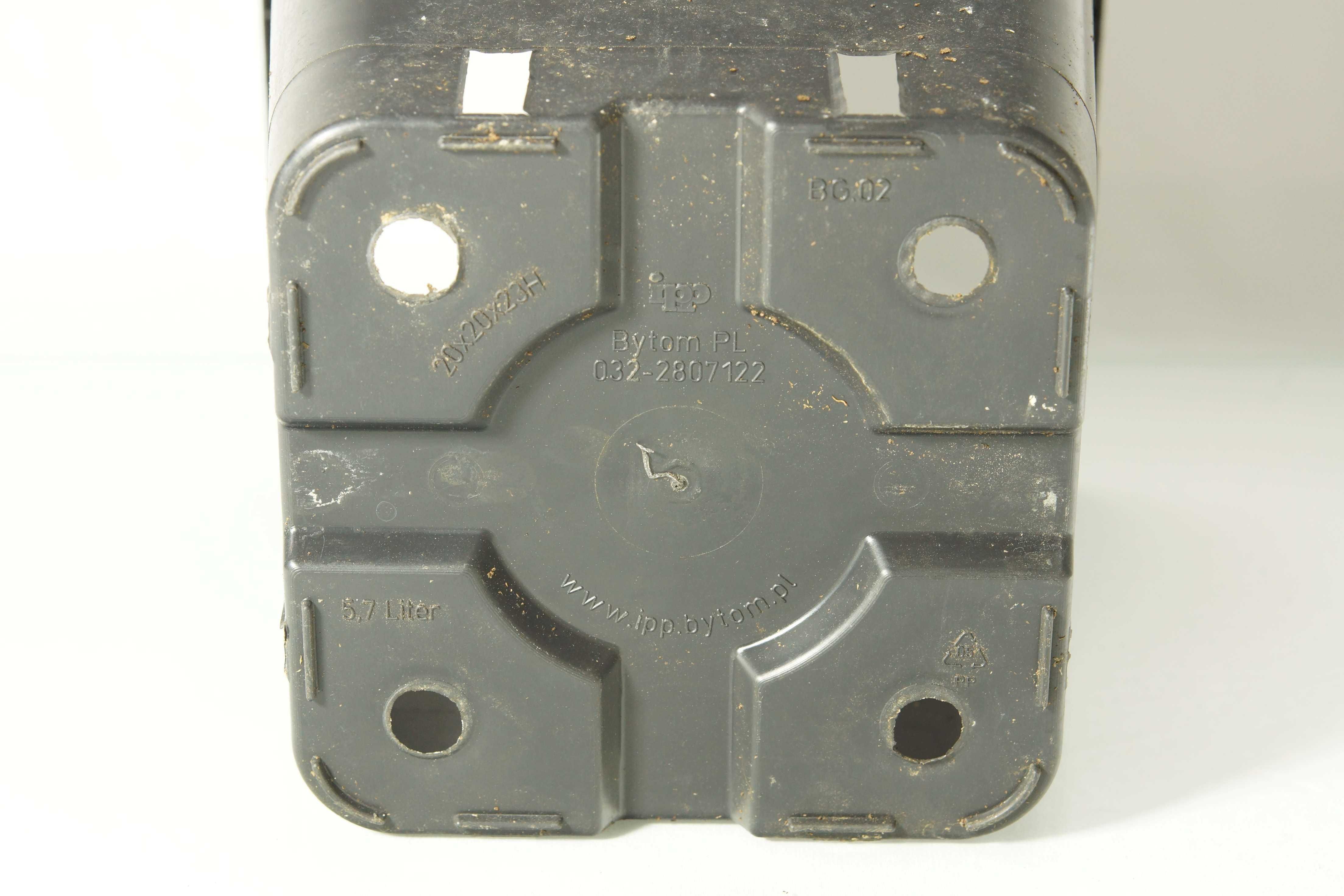 Plastikowa kwadratowa doniczka Desch IPP 20x20x23 5.7L zestaw 25 sztuk