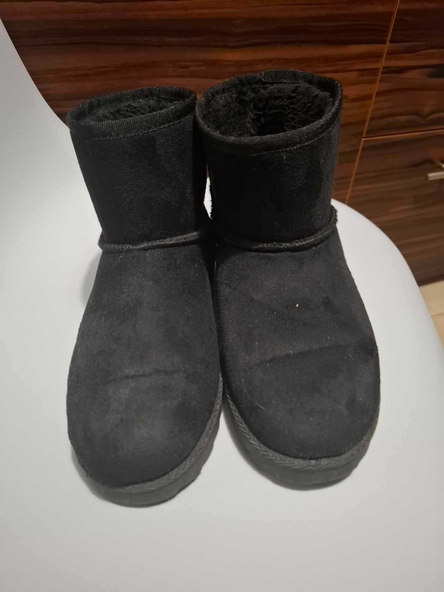 Buty Emu czarne r. 39