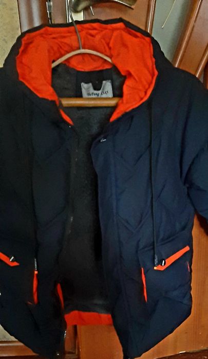 Зимова куртка на хлопця(