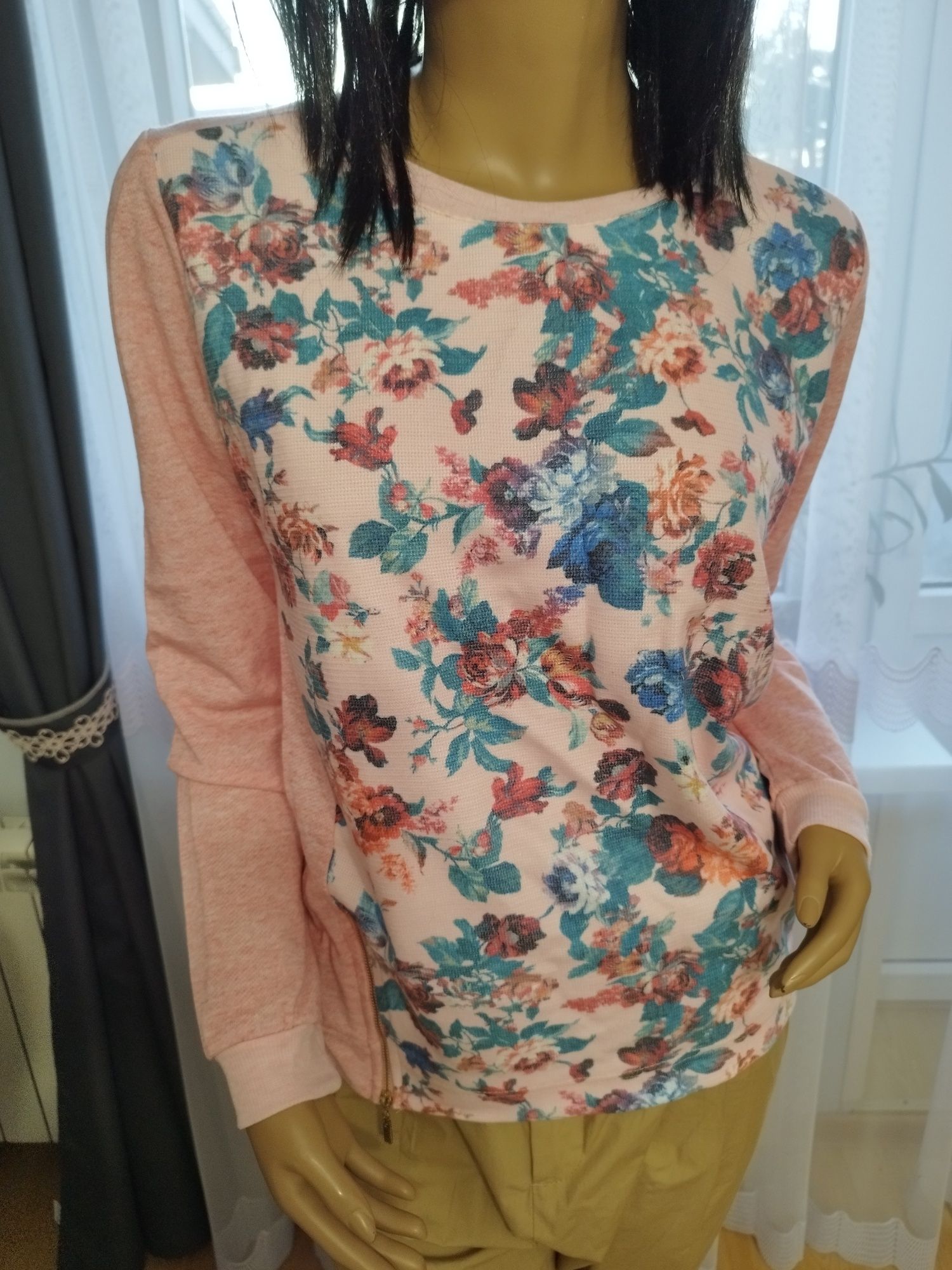 Cienka bluza różowa w kwiaty roz. M/L