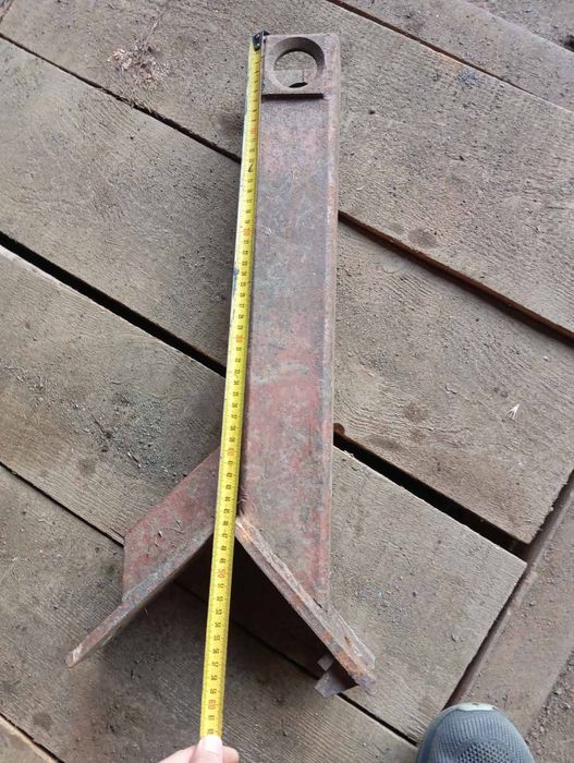 Продам стойку опорного колеса культиватора