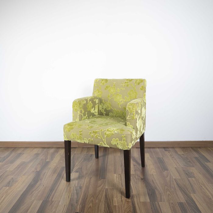 Cadeirão decorativo em tecido