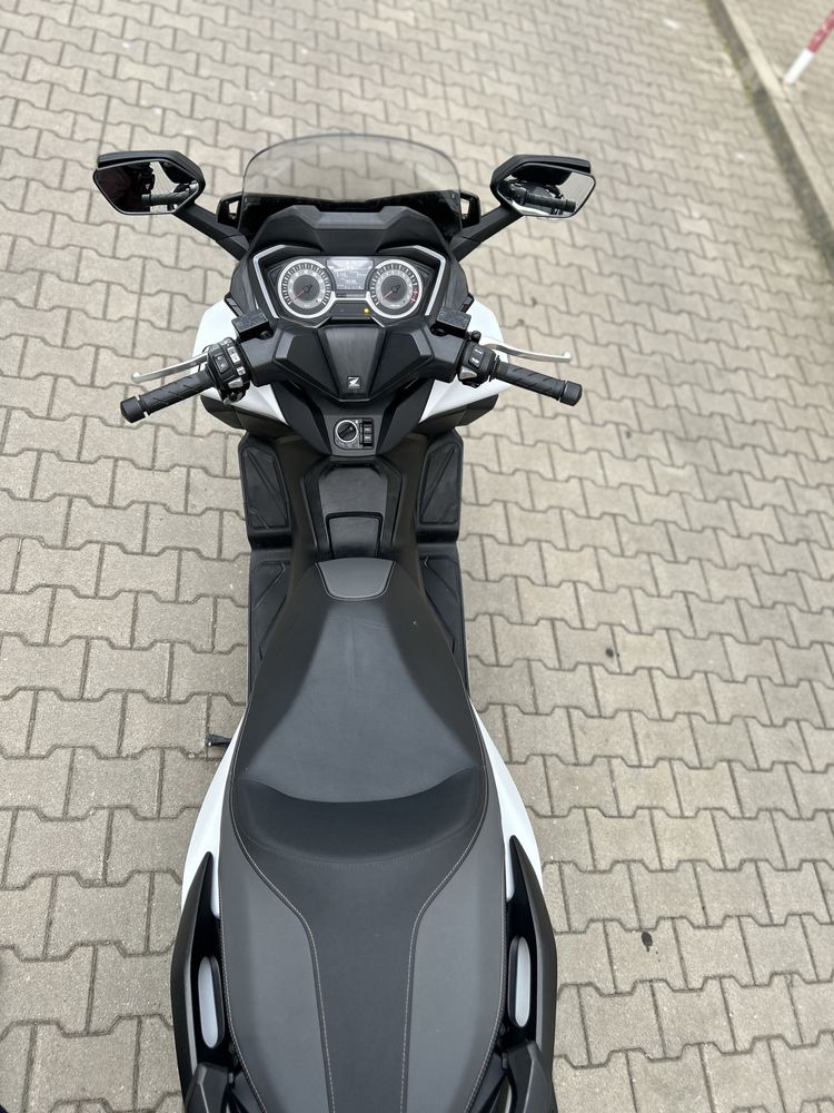 Honda Forza 125.