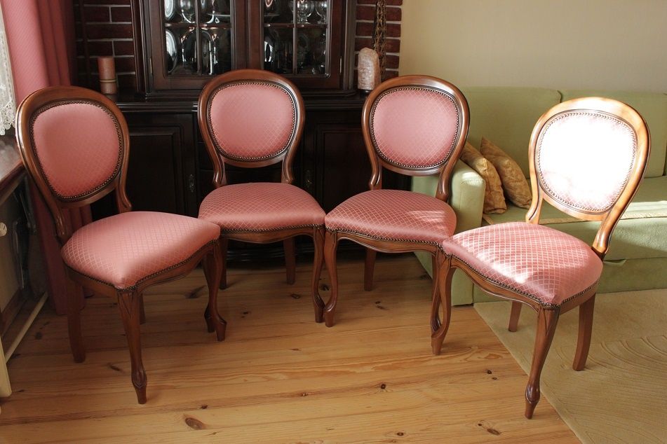prezent ślubny stylowe drewniane krzesła, krzesło do toaletki, stół