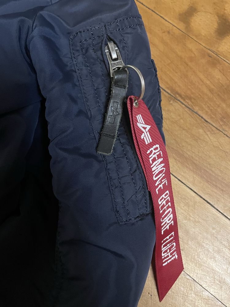 Бомбер alpha industries