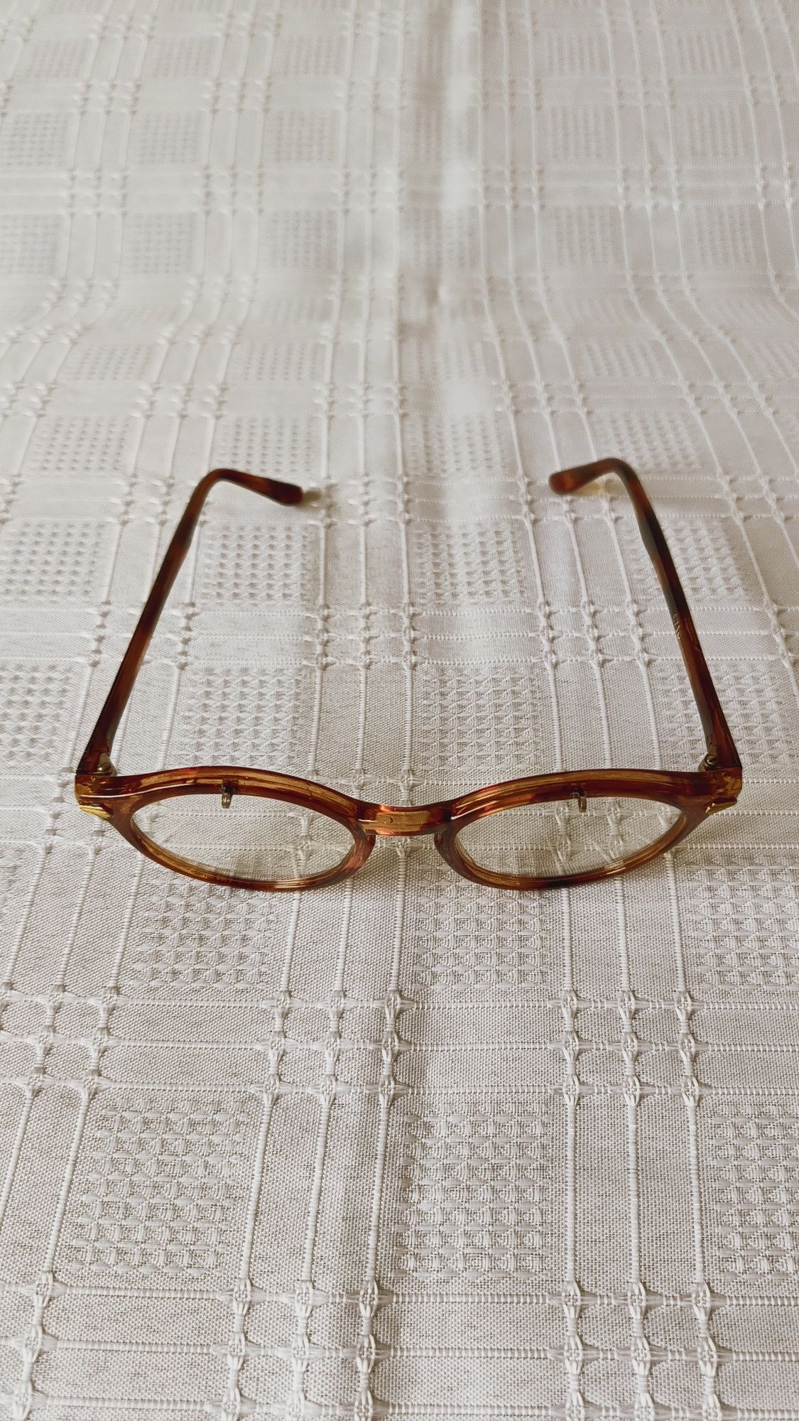 Okulary z PRL-U, oprawki brązowe, sygnatura na okularach 671D